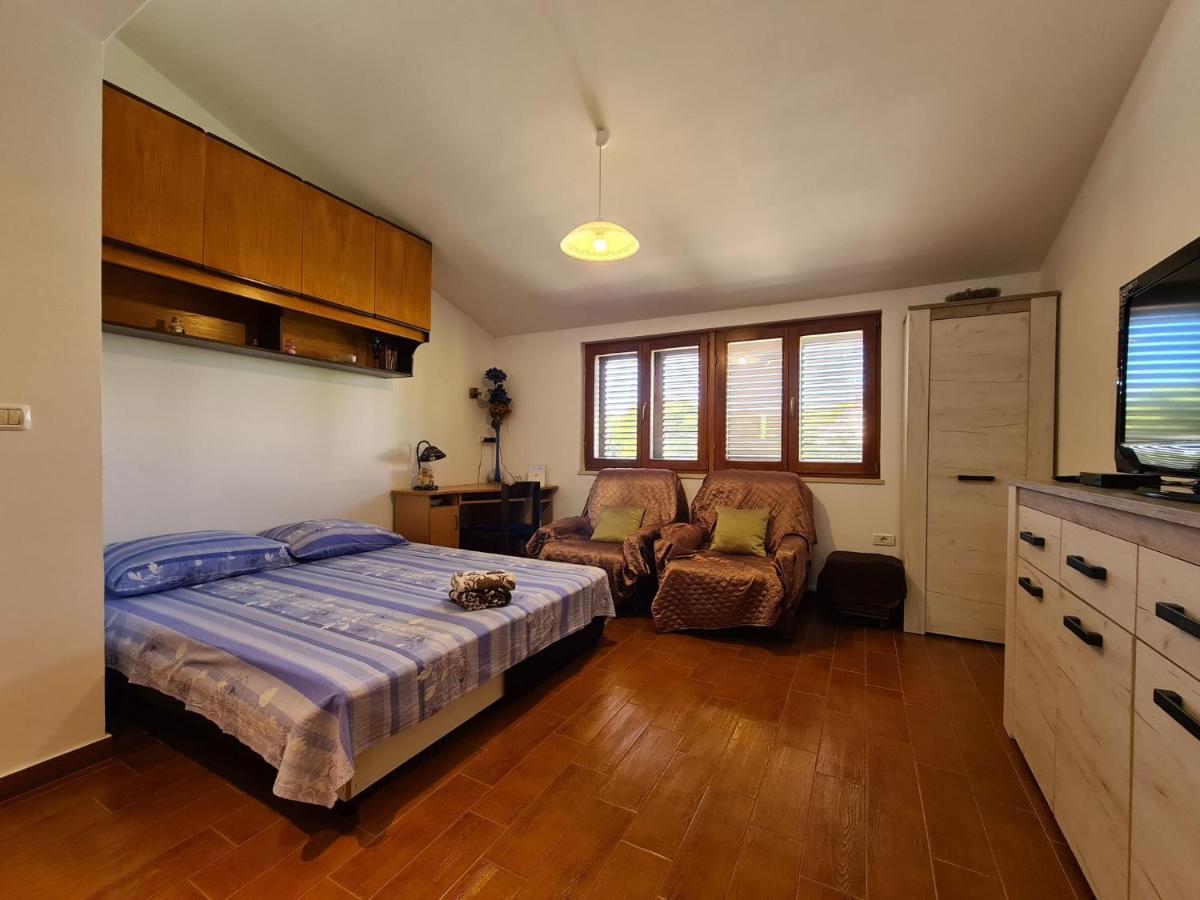 Apartments Mare 826 Пула Екстер'єр фото